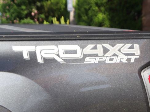 Used 2020 Toyota Tacoma TRD Sport AWD/4WD image 48