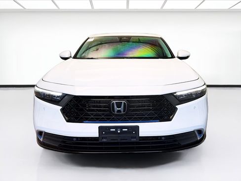 Used 2023 Honda Accord Touring image 2