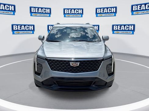 Used 2025 Cadillac XT4 Premium Luxury FWD image 3