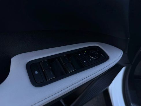 Used 2025 Lexus RX 350 F Sport image 38