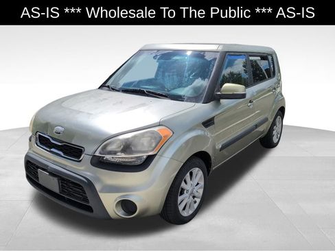 Used 2013 Kia Soul + FWD image 3