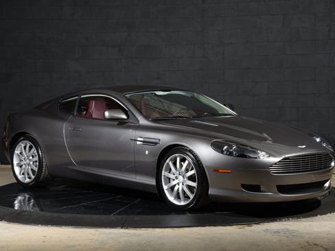 Used 2005 Aston Martin DB9 Coupe RWD image 2