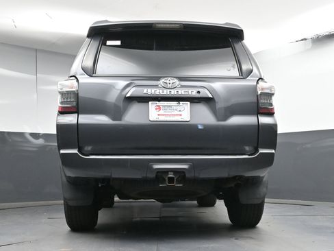 Used 2016 Toyota 4Runner SR5 image 11