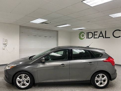 Used 2014 Ford Focus SE w/ SE Winter Package image 8