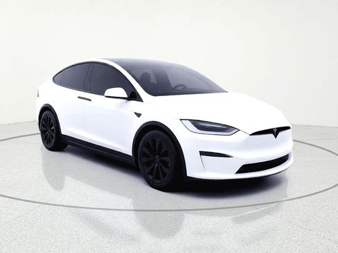 Used 2023 Tesla Model X Plaid image 1