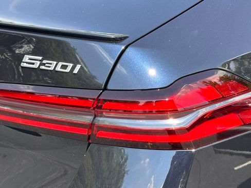Used 2027 BMW 530i xDrive AWD/4WD image 7