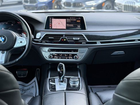 Used 2021 BMW 740i w/ M Sport Package image 25