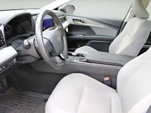 Used 2025 Toyota Camry LE w/ Convenience Package image 8