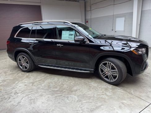 New 2026 Mercedes-Benz GLS 450 4MATIC image 6