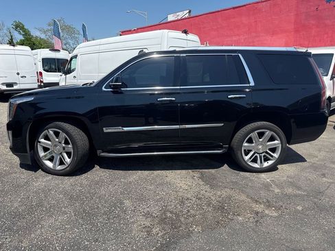 Used 2015 Cadillac Escalade Luxury AWD/4WD image 4