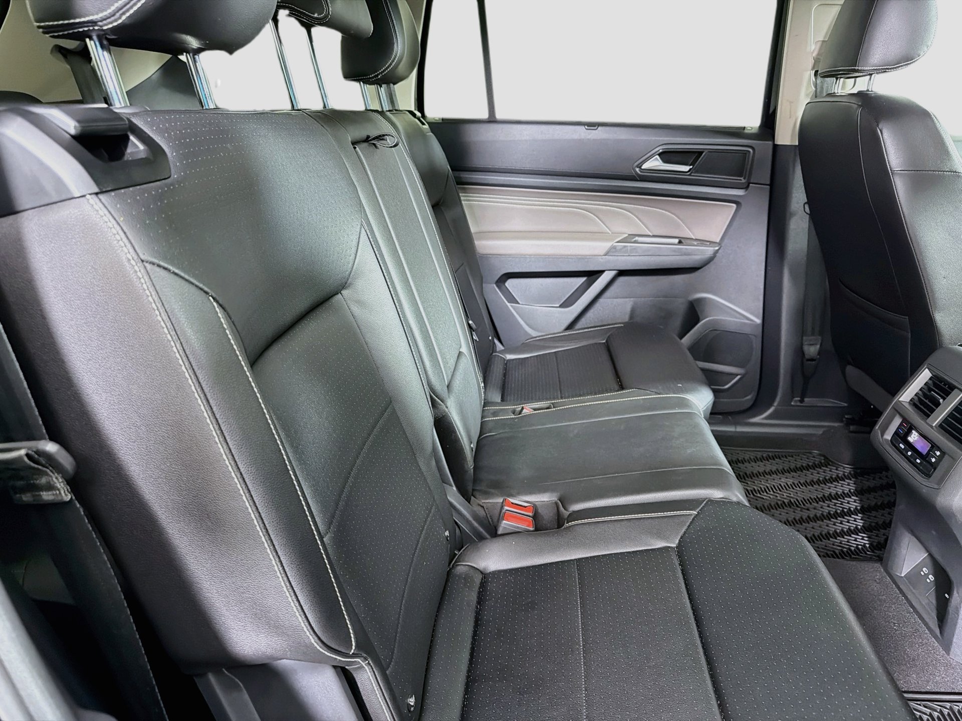Used 2023 Volkswagen Atlas SE w/ Panoramic Sunroof Package FWD image 27
