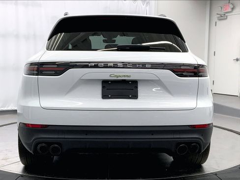 Used 2022 Porsche Cayenne E-Hybrid image 6