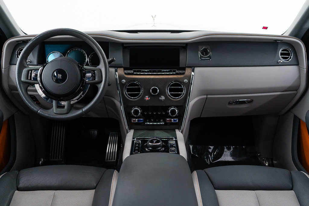Certified 2023 Rolls-Royce Cullinan w/ Dark Exterior Package AWD/4WD image 33