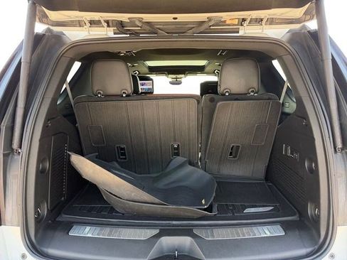 Used 2023 GMC Yukon Denali Ultimate AWD/4WD image 18
