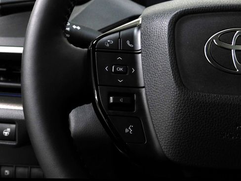 Used 2024 Toyota Prius XLE image 43