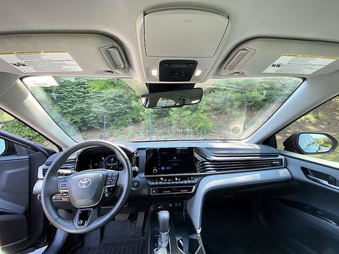 Used 2025 Toyota Camry LE w/ Convenience Package FWD image 22