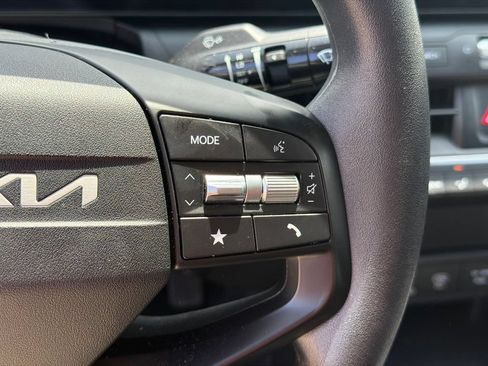 Used 2025 Kia K4 FWD image 25