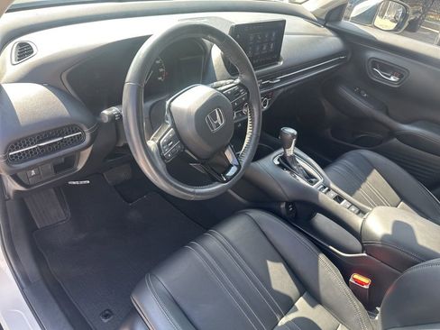 Used 2024 Honda HR-V EX-L image 9