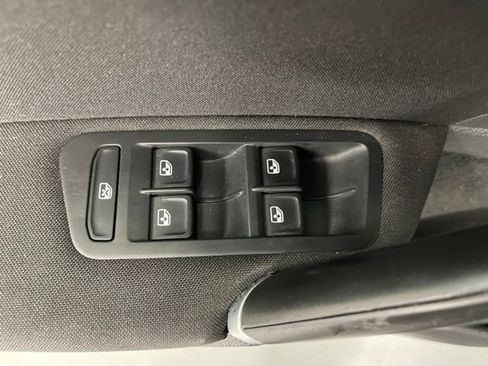 Used 2016 Volkswagen Golf S FWD image 27
