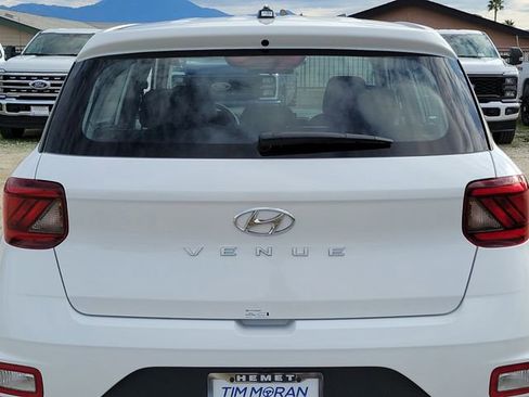 New 2026 Hyundai Venue SE image 19