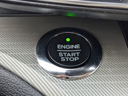 Used 2020 Ford Explorer XLT w/ Equipment Group 202A image 31