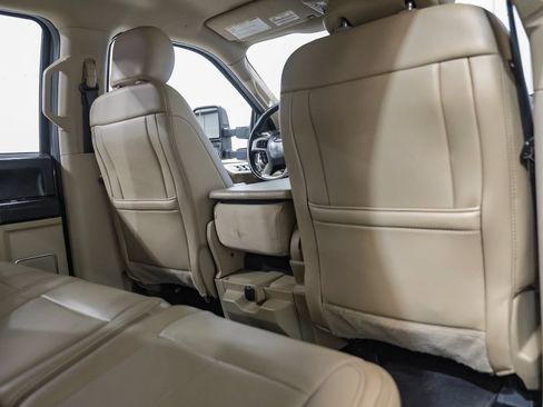 Used 2020 Ford F250 Lariat w/ Lariat Value Package AWD/4WD image 36