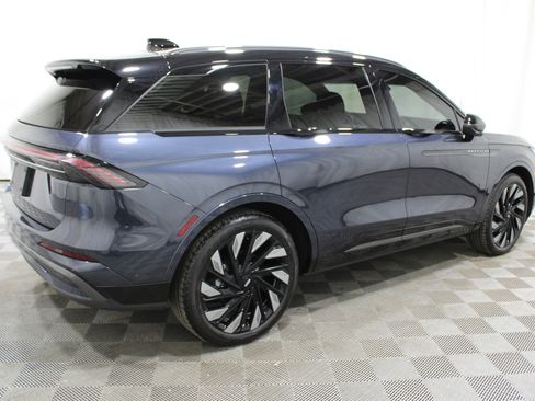 Certified 2024 Lincoln Nautilus Reserve w/ Equipment Group 202A image 38