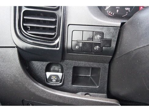Used 2024 RAM ProMaster 2500 w/ Convenience Group FWD image 17