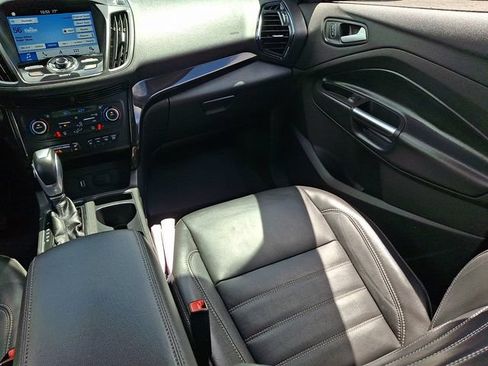 Certified 2019 Ford Escape Titanium AWD/4WD image 18