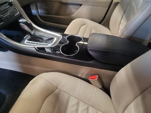 Used 2016 Ford Fusion SE w/ Equipment Group 202A AWD/4WD image 26