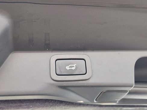 Used 2020 Land Rover Range Rover Sport HST image 35