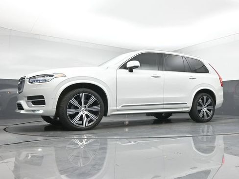 Used 2024 Volvo XC90 B6 Ultimate w/ Protection Package Premier AWD/4WD image 13