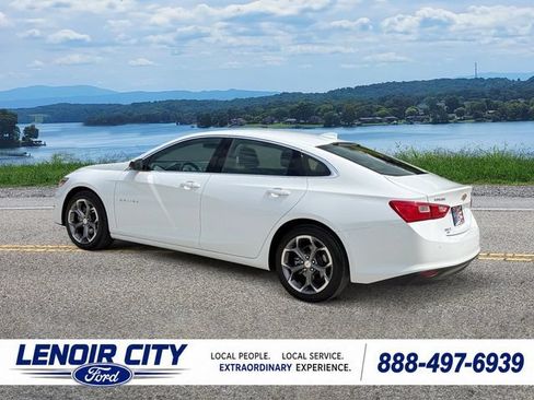 Used 2024 Chevrolet Malibu LT FWD image 5