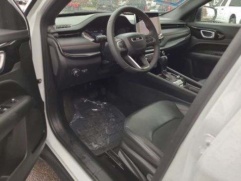 Used 2023 Jeep Compass Trailhawk image 10