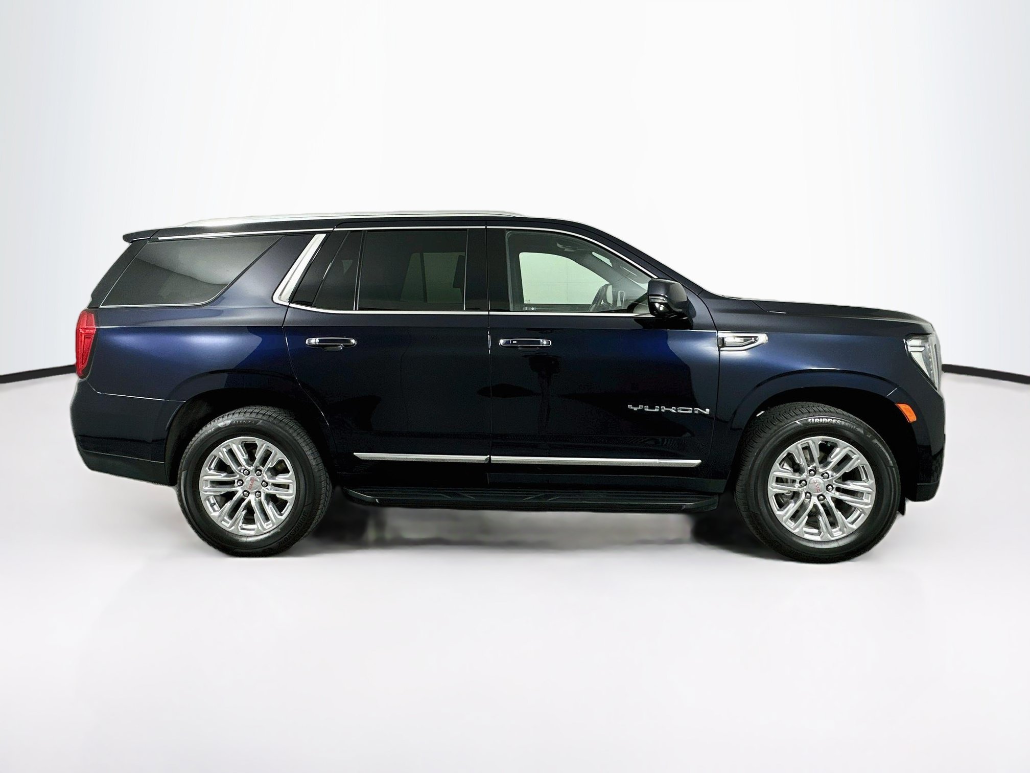 Used 2021 GMC Yukon SLT w/ SLT Luxury Plus Package AWD/4WD image 10