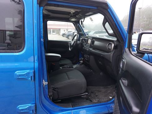 Used 2021 Jeep Gladiator Willys image 15