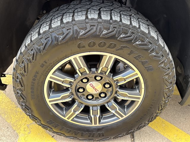 Used 2025 GMC Sierra 1500 AT4 AWD/4WD image 12