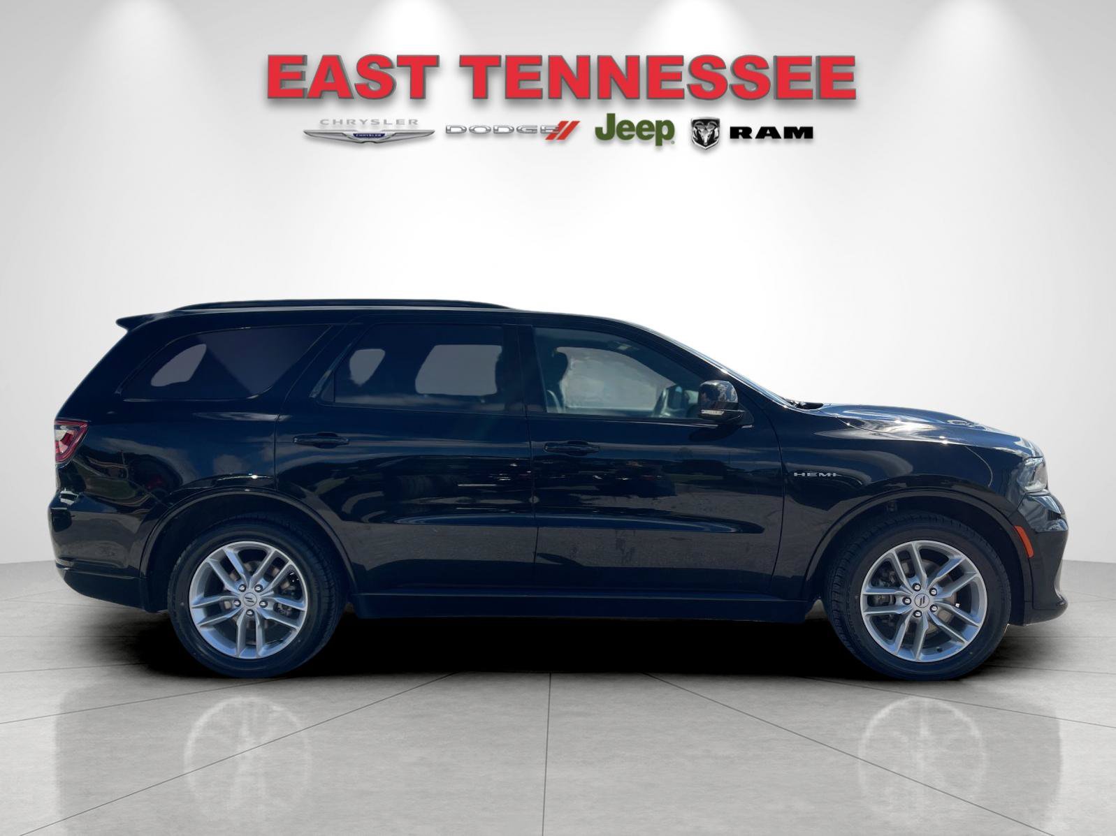 Used 2025 Dodge Durango R/T AWD/4WD image 2