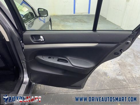 Used 2013 INFINITI G37 X w/ Premium Pkg image 14