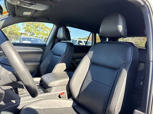 Used 2022 Volkswagen Atlas Cross Sport SE image 12