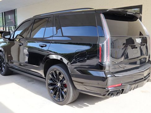 Used 2025 Cadillac Escalade V w/ LPO, ONYX Package AWD/4WD image 6