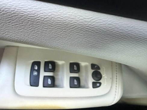 Used 2023 Volvo XC60 B5 Plus FWD image 22
