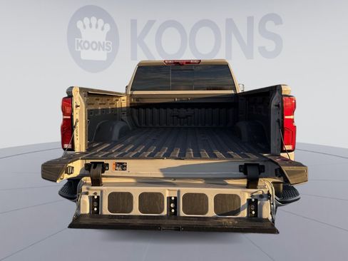 Used 2024 Chevrolet Silverado 2500 LTZ w/ LTZ Plus Package image 23