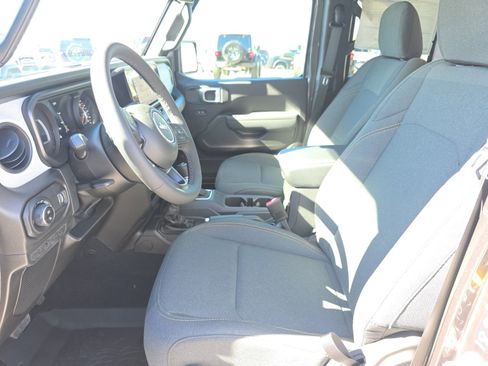 New 2026 Jeep Gladiator Sport AWD/4WD image 15