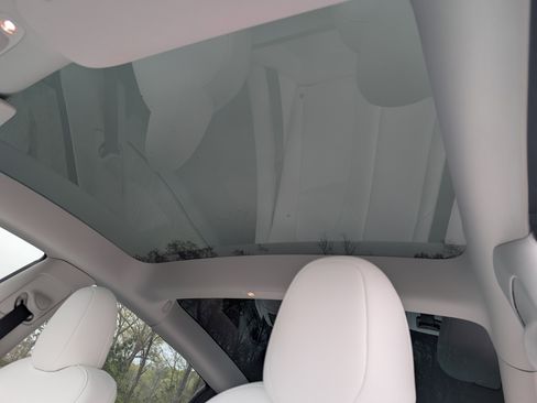 Used 2023 Tesla Model 3 Standard Range image 15