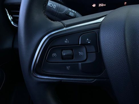 Used 2025 Buick Envista Sport Touring image 32