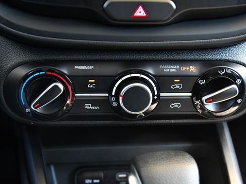 Used 2024 Kia Soul LX w/ Option Group 015 FWD image 19