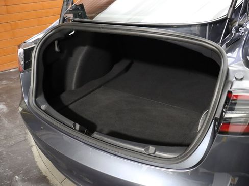 Used 2023 Tesla Model 3 Standard Range image 18