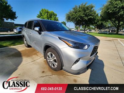 Used 2023 Toyota Highlander XLE