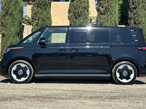 New 2025 Volkswagen ID. Buzz Pro S image 7